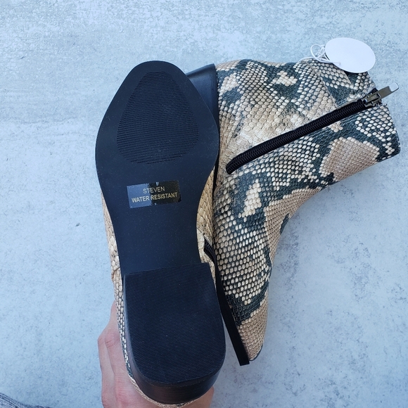 Steve Madden Ringer Snakeskin Python Ankle Boot Bootie Sz 8 - Picture 5 of 6